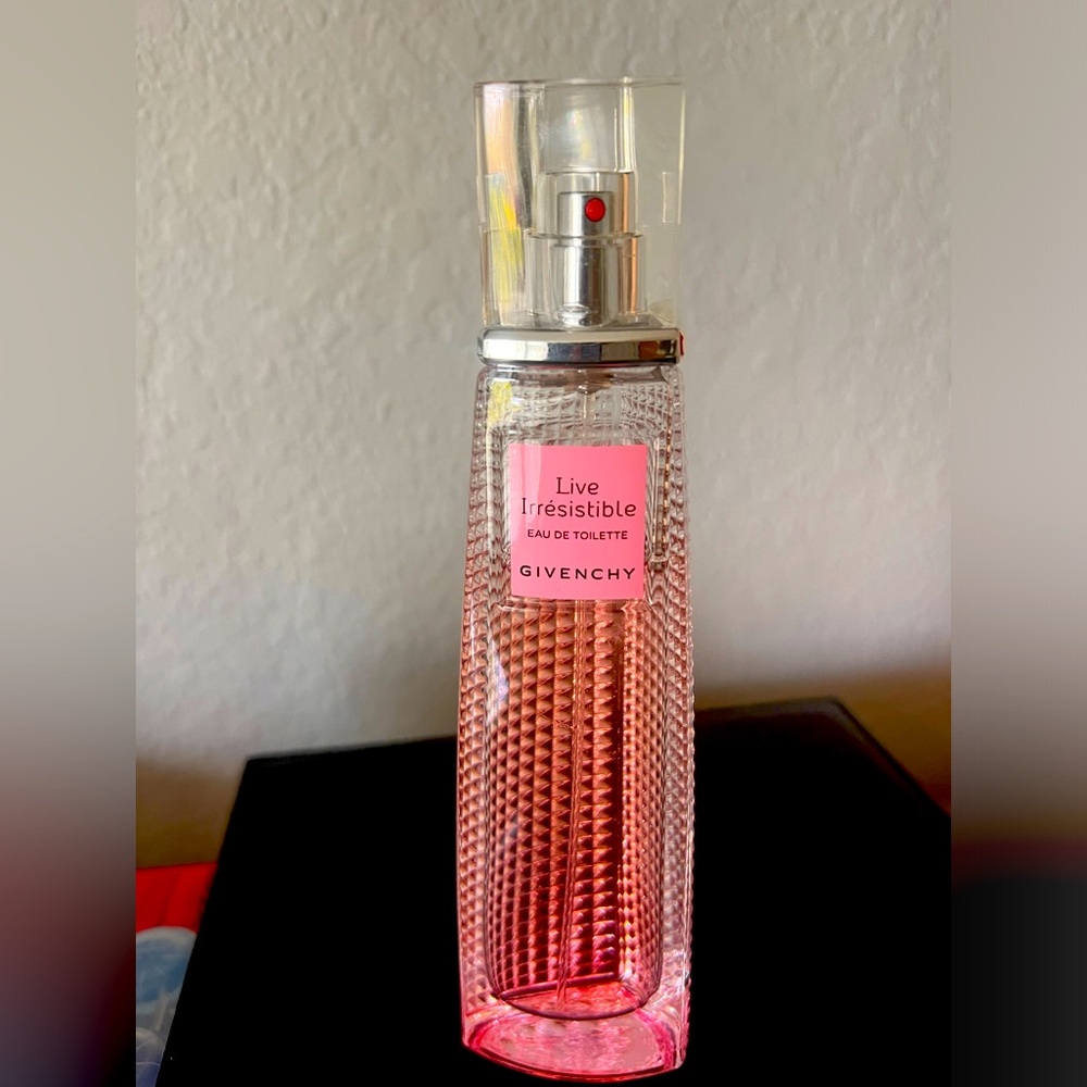 Very Irresistible eau the toilet 3.4oz